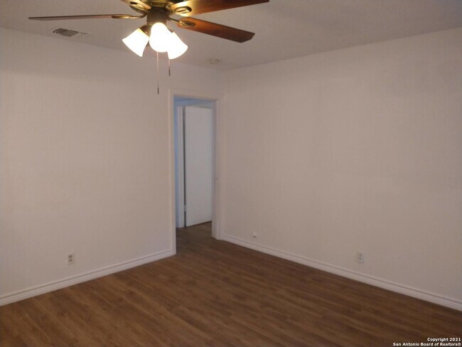 2914 Beacon Ave San Antonio, TX 78212 photo 4