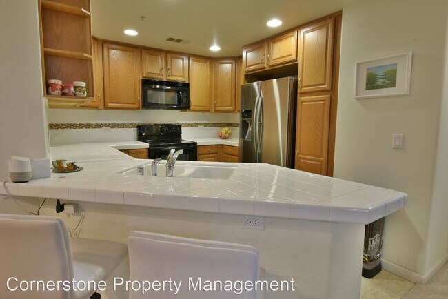 700 S Abel St photo 4