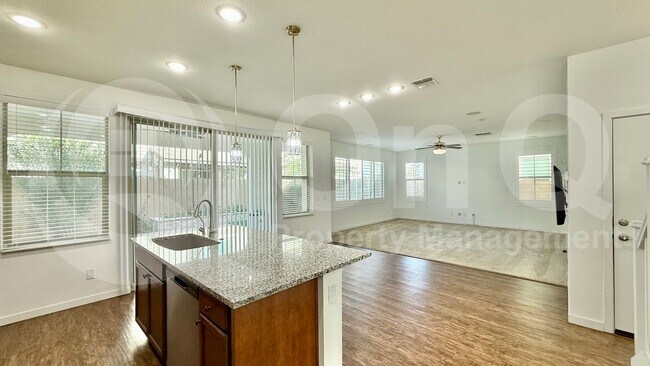 4 Bedroom Single Family in Chandler photo 5