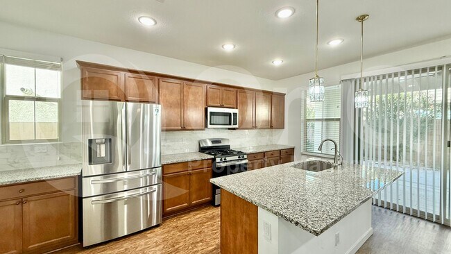 4 Bedroom Single Family in Chandler photo 4