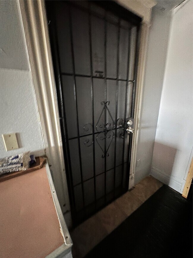 2419 Pannell Street, Houston, TX 77026 photo 4
