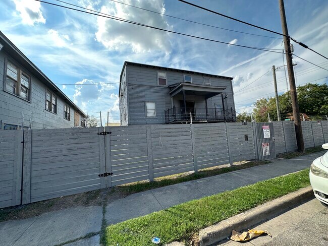 2419 Pannell Street, Houston, TX 77026 photo 3