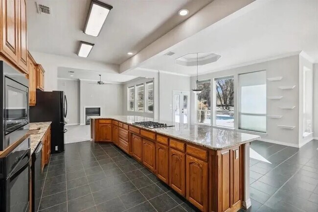 6116 Country Hills Ct Fort Worth, TX 76140 photo 3